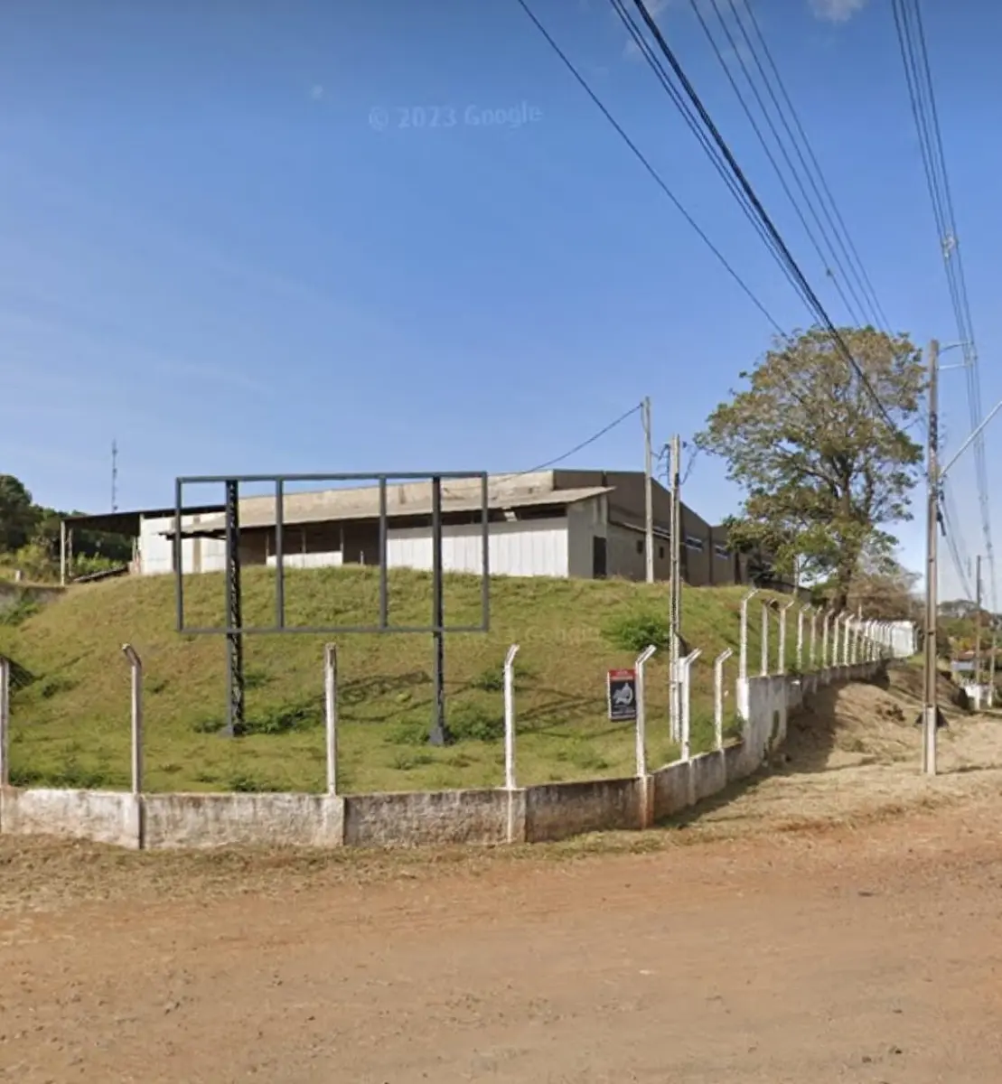 LOTE 000 - BARRACÃO INDUSTRIAL medindo aprox.  854 M2 localizado em  ASSAI PR.
