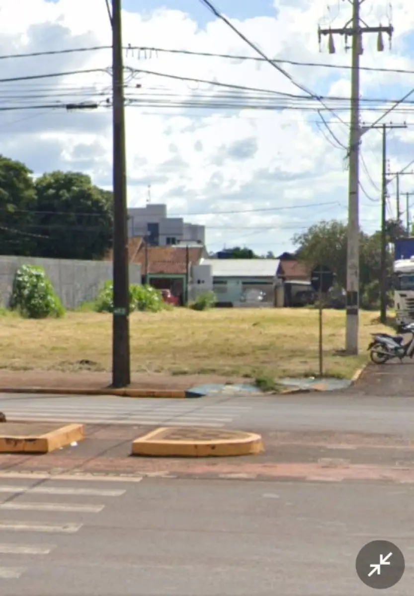 LOTE 001 - TERRENO COMERCIAL TOLEDO PR. ( 1.067 M2) AVENIDA PARIGOT DE SOUZA.