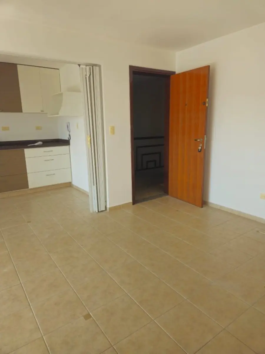 LOTE 001 - APARTAMENTO COM 112,14 M2 REGIÃO CENTRAL DE CASCAVEL - EDIFICIO BEETHOVEN