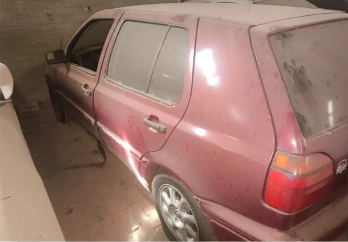 LOTE 000 - VEICULO GOLF 1.8 GL 1995 4 PORTAS A GASOLINA