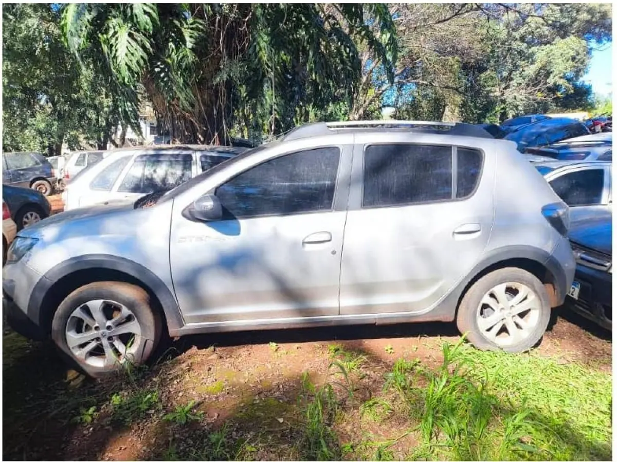 LOTE 000 - RENAULT SANDERO STEP WAY 2018/2019 PRATA 4 PORTAS MANUAL