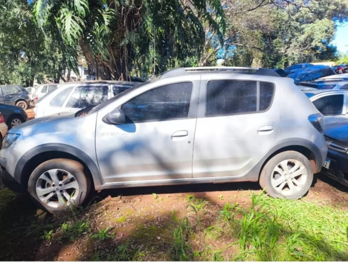LOTE 000 - RENAULT SANDERO STEP WAY 2018/2019 PRATA 4 PORTAS MANUAL