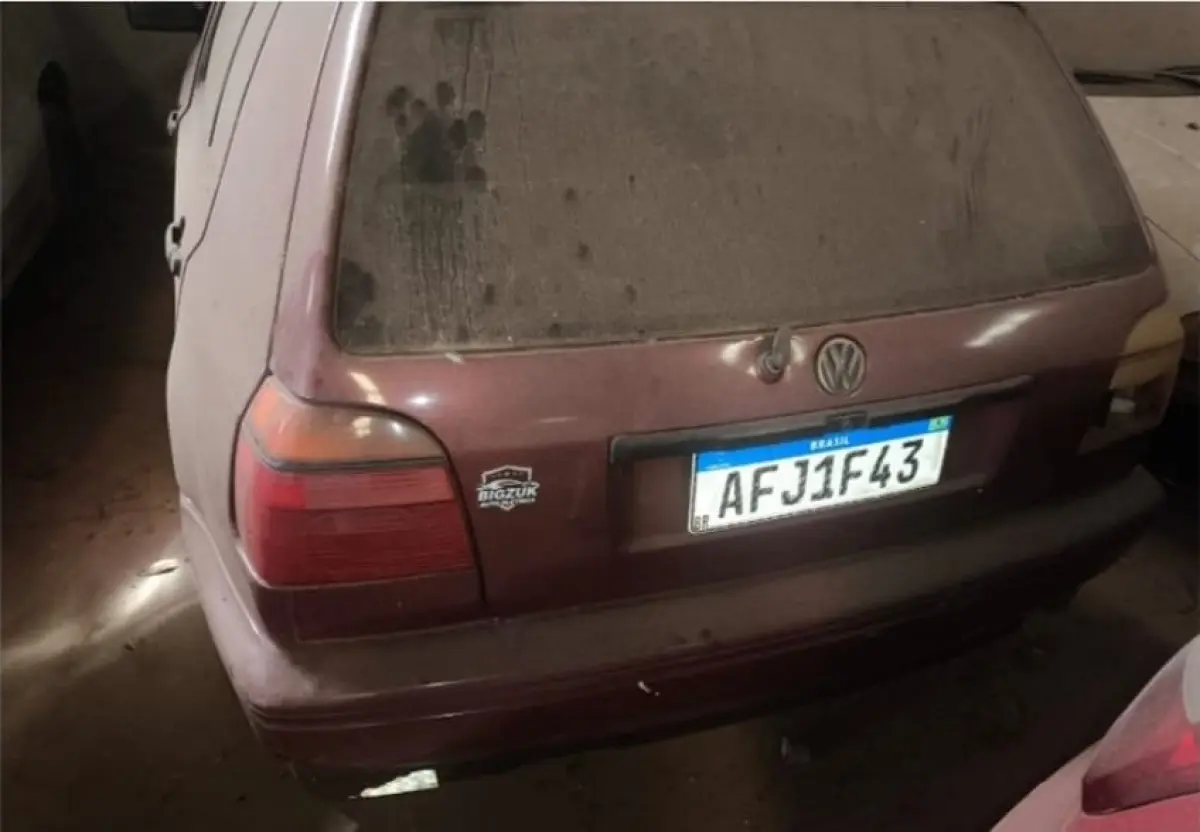 LOTE 000 - VEICULO GOLF 1.8 GL 1995 4 PORTAS A GASOLINA