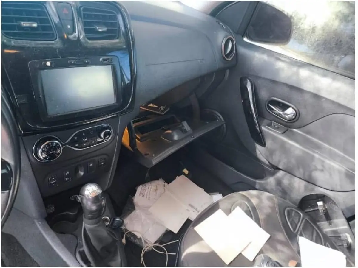 LOTE 000 - RENAULT SANDERO STEP WAY 2018/2019 PRATA 4 PORTAS MANUAL