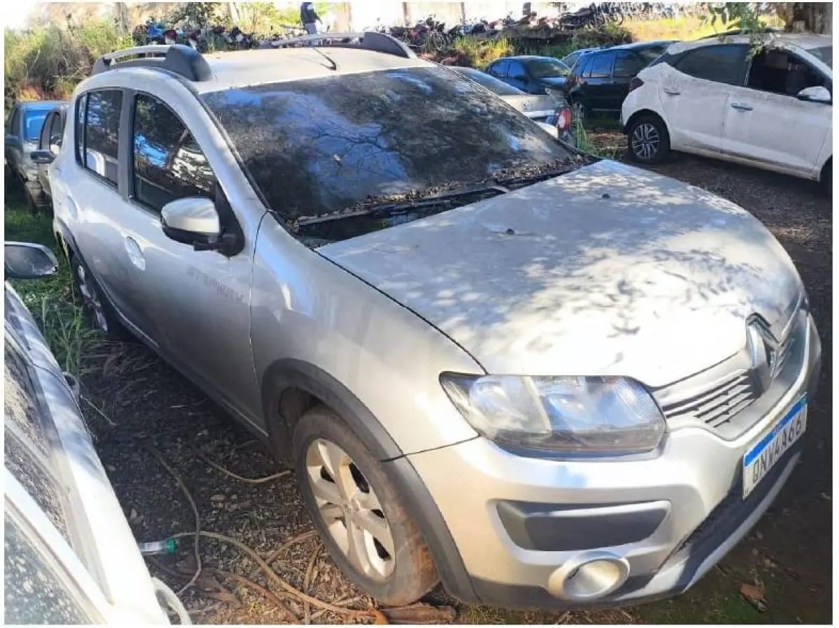 LOTE 000 - RENAULT SANDERO STEP WAY 2018/2019 PRATA 4 PORTAS MANUAL