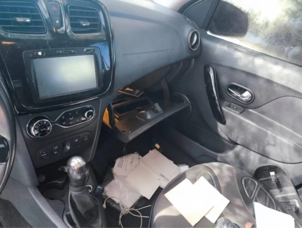 LOTE 000 - RENAULT SANDERO STEP WAY 2018/2019 PRATA 4 PORTAS MANUAL
