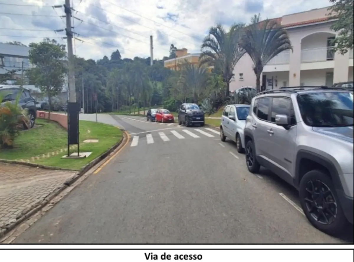 LOTE 000 - SALA COMERCIAL EM CAPINAS - SP COM 89,64m2 ÁREA TOTAL. COM GARAGEM