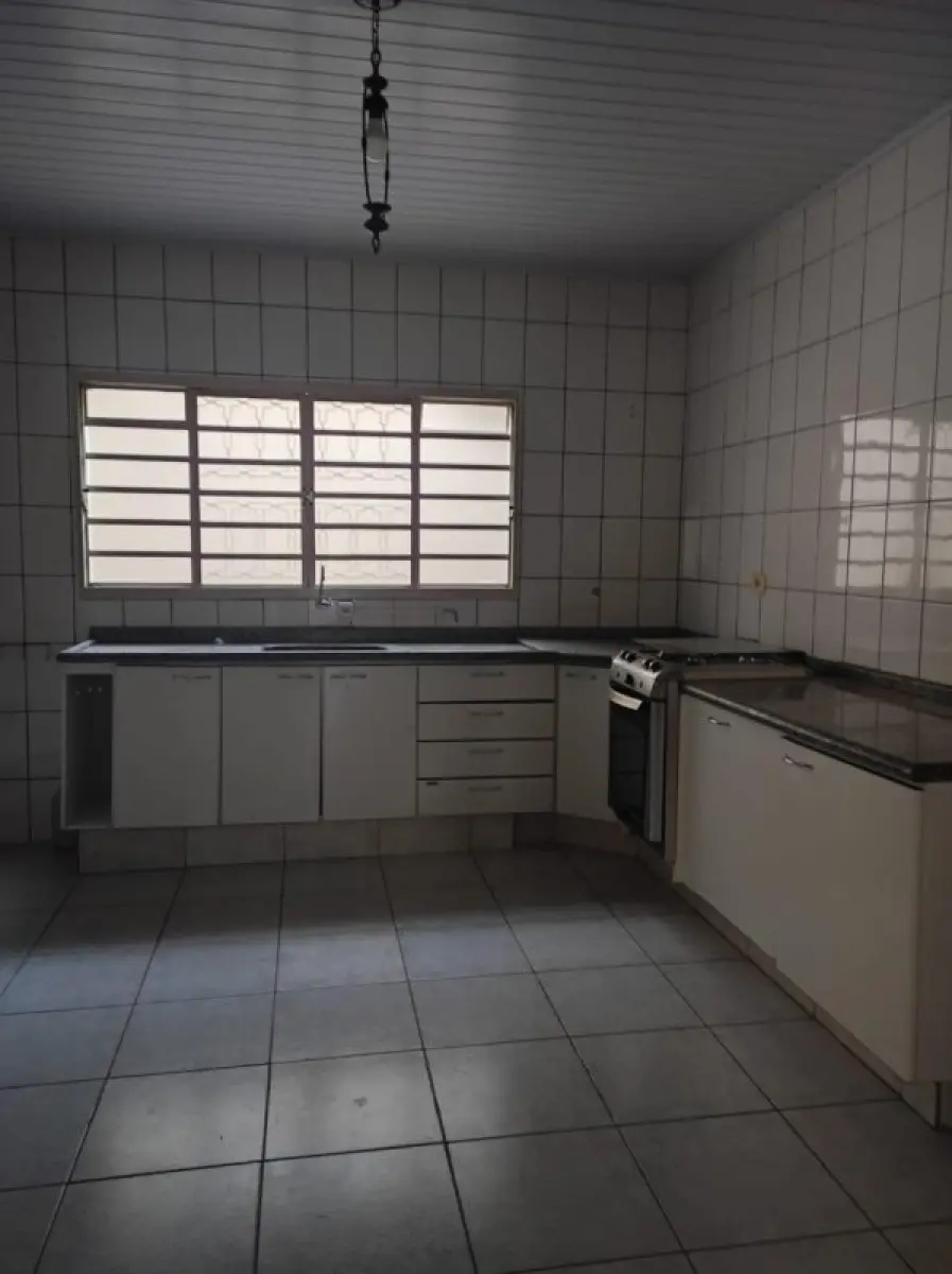 LOTE 000 - CASA ALVENARIA EM UMUARAMA - PR CENTRO