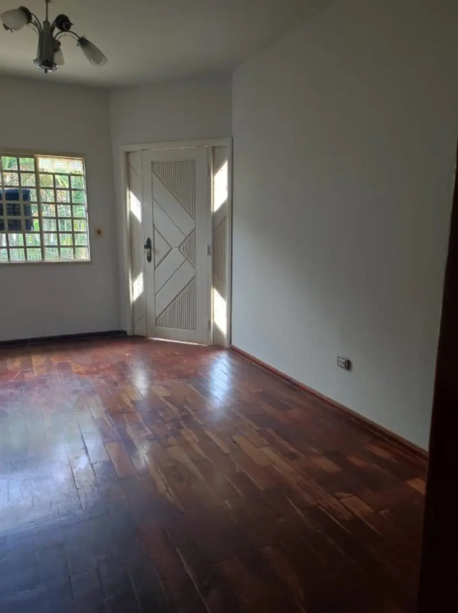 LOTE 000 - CASA ALVENARIA EM UMUARAMA - PR CENTRO
