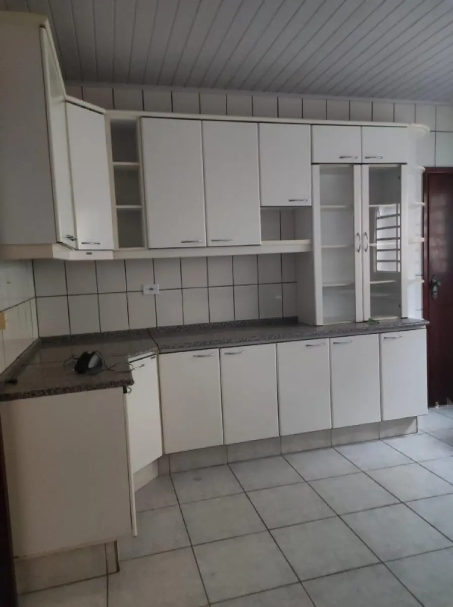LOTE 000 - CASA ALVENARIA EM UMUARAMA - PR CENTRO
