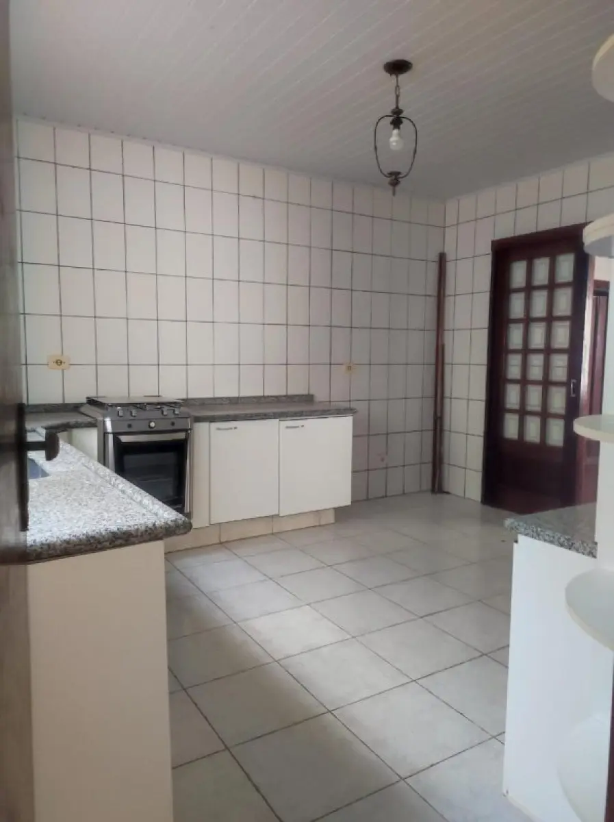 LOTE 000 - CASA ALVENARIA EM UMUARAMA - PR CENTRO