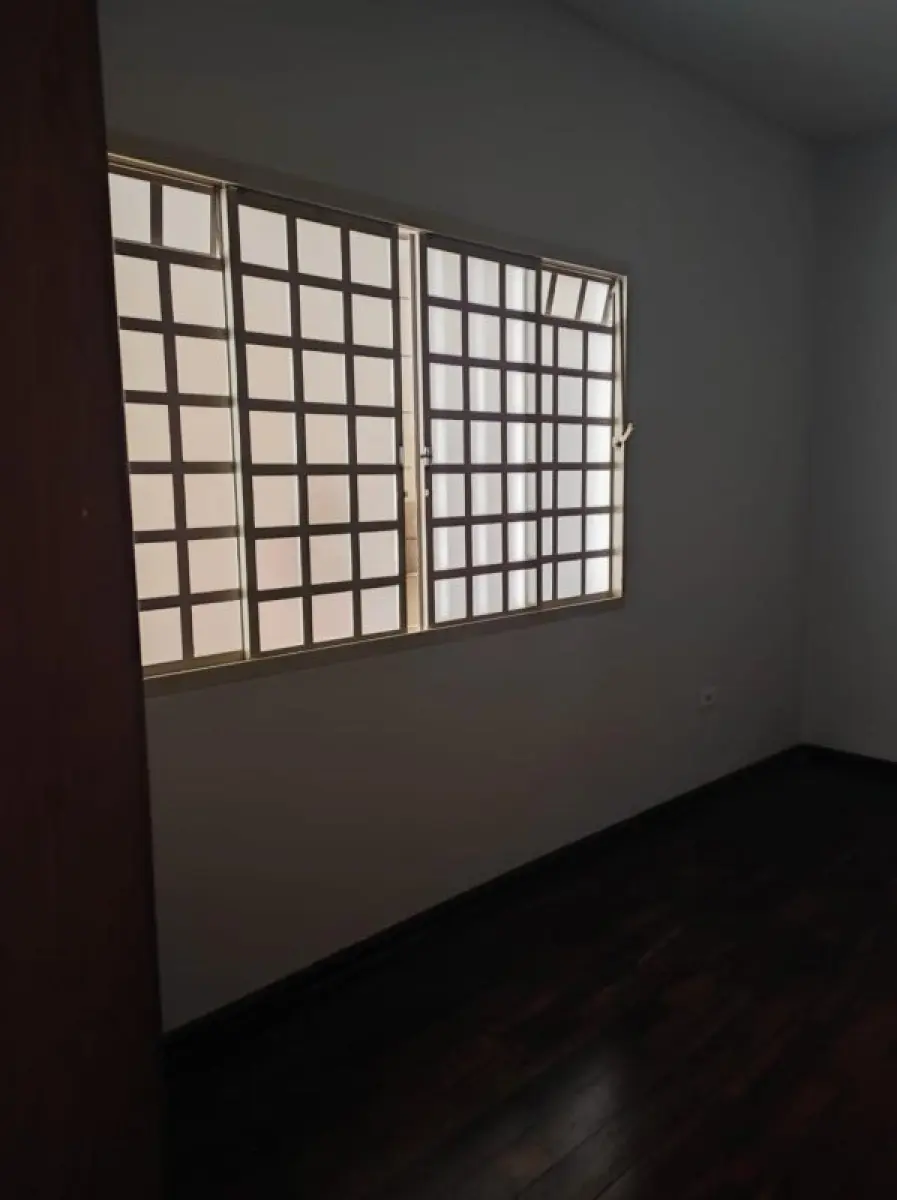 LOTE 000 - CASA ALVENARIA EM UMUARAMA - PR CENTRO