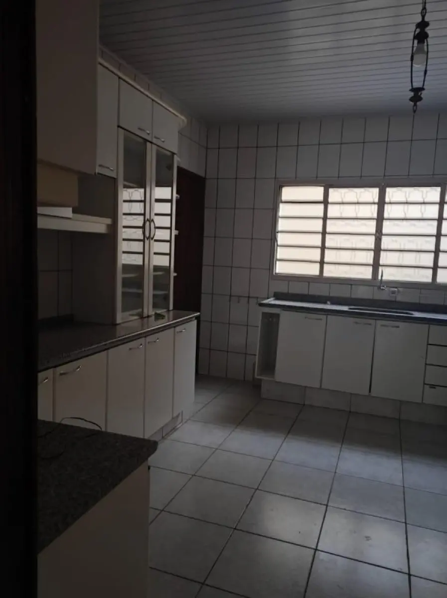 LOTE 000 - CASA ALVENARIA EM UMUARAMA - PR CENTRO