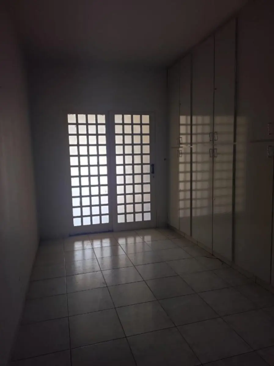 LOTE 000 - CASA ALVENARIA EM UMUARAMA - PR CENTRO