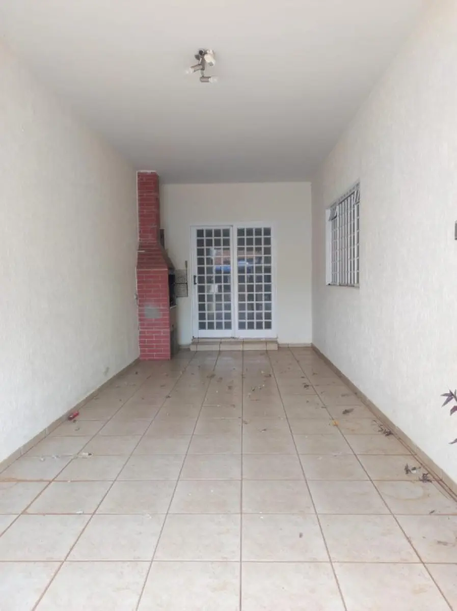 LOTE 000 - CASA ALVENARIA EM UMUARAMA - PR CENTRO