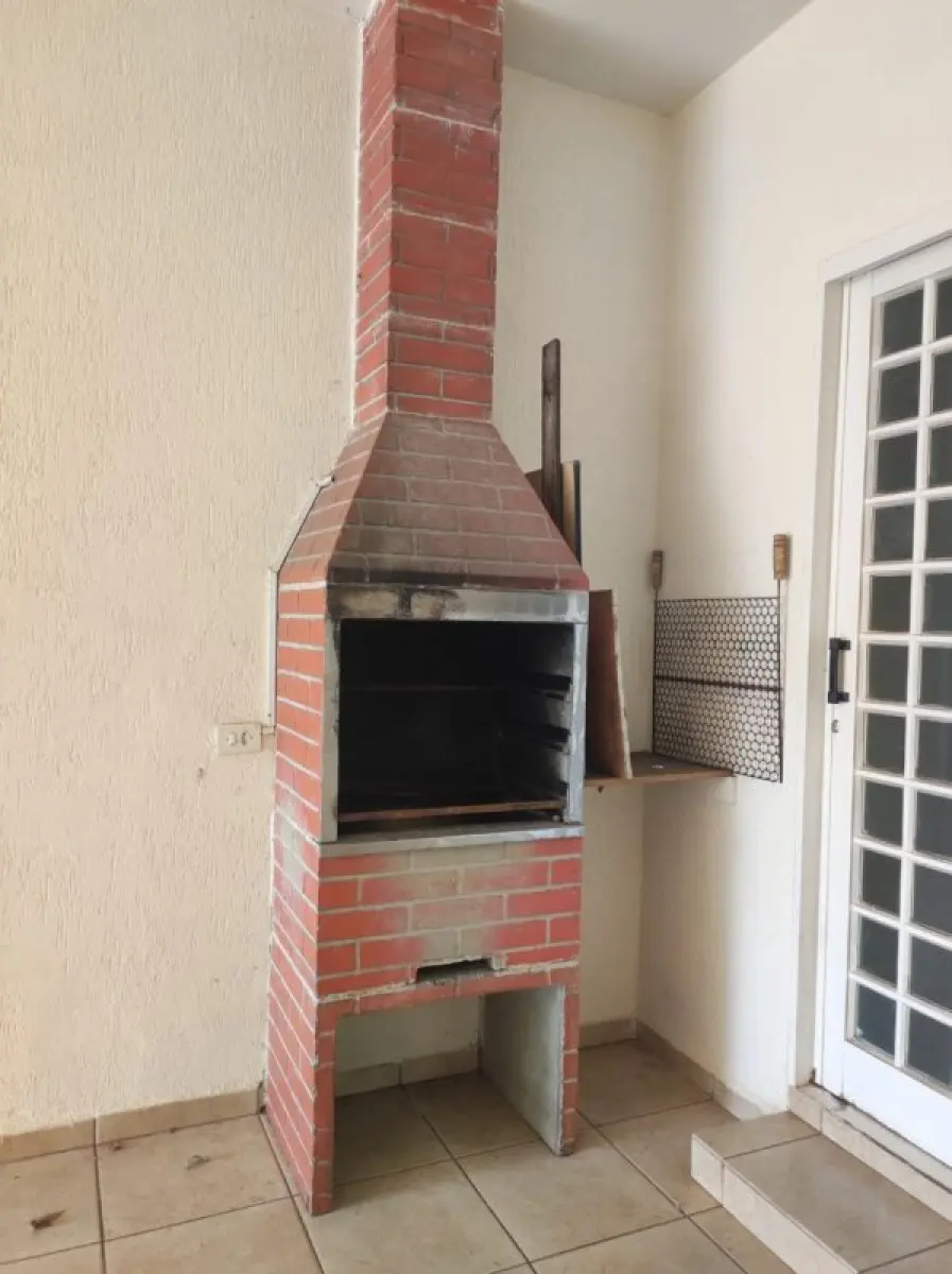 LOTE 000 - CASA ALVENARIA EM UMUARAMA - PR CENTRO