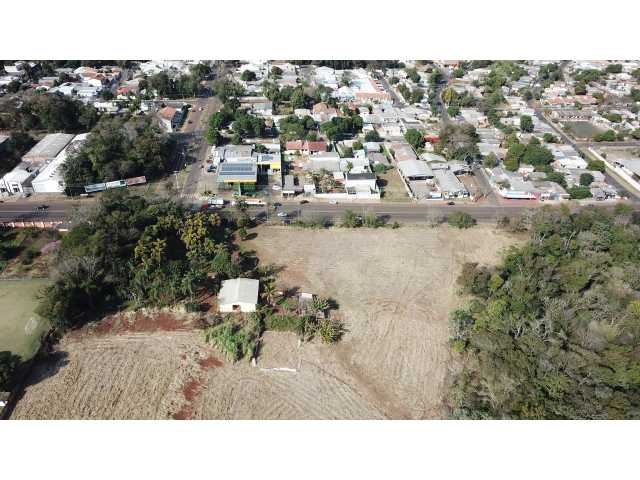 TERRENO FOZ IGUAÇU COM 28 MIL M2 Rua General Meira esquina com Av. Safira.