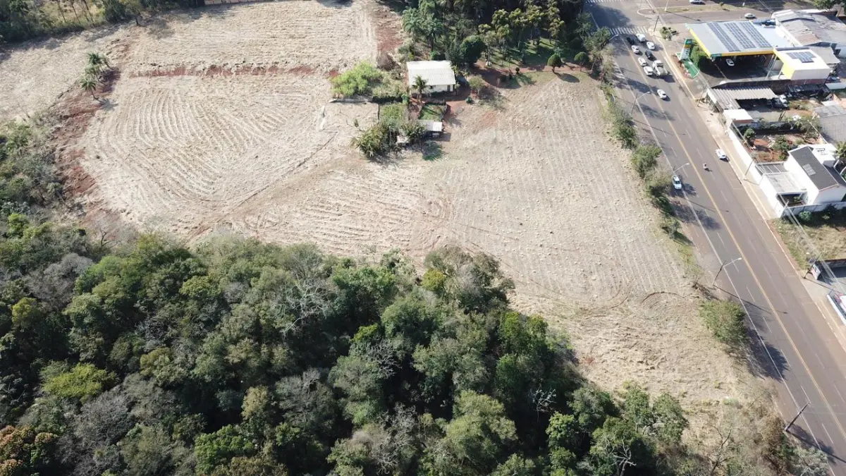 LOTE 000 - TERRENO COM 28 MIL M2 EM FOZ DO IGUAÇU - AVENIDA GENERAL MEIRA