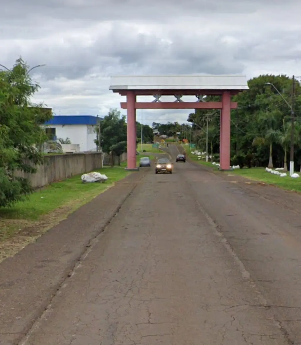 LOTE 000 - BARRACÃO INDUSTRIAL medindo aprox.  854 M2 localizado em  ASSAI PR.