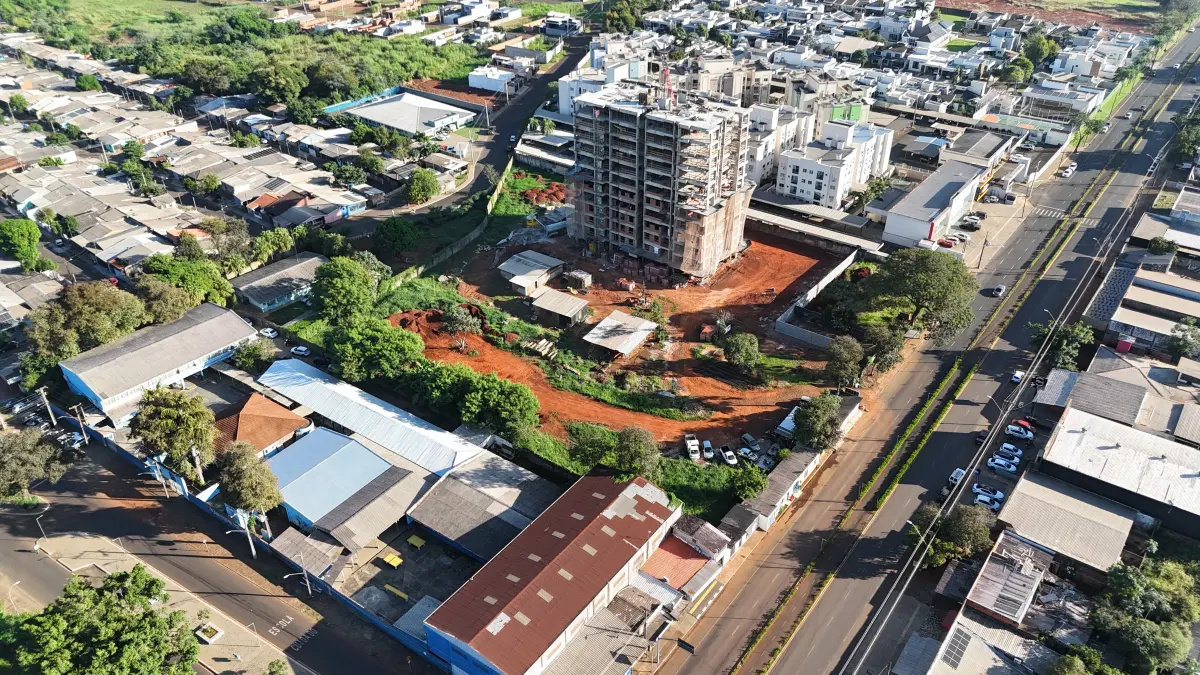 LOTE 000 - TERRENO COM  4.958,92 m2 FOZ DO IGUAÇU PR - AVENIDA GENERAL MEIRA ( Prox. Residencial Angatu)