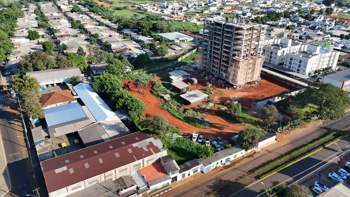 LOTE 000 - TERRENO COM  4.958,92 m2 FOZ DO IGUAÇU PR - AVENIDA GENERAL MEIRA ( Prox. Residencial Angatu)