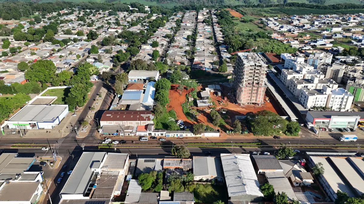 LOTE 000 - TERRENO COM  4.958,92 m2 FOZ DO IGUAÇU PR - AVENIDA GENERAL MEIRA ( Prox. Residencial Angatu)