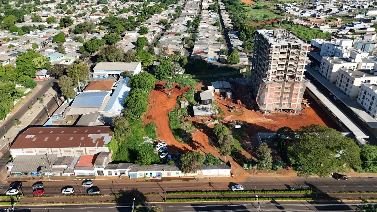 LOTE 000 - TERRENO COM  4.958,92 m2 FOZ DO IGUAÇU PR - AVENIDA GENERAL MEIRA ( Prox. Residencial Angatu)
