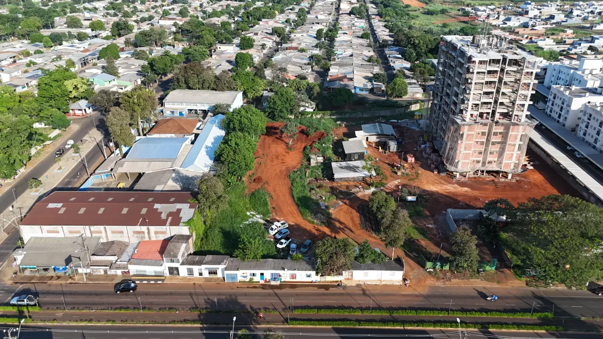 LOTE 000 - TERRENO COM  4.958,92 m2 FOZ DO IGUAÇU PR - AVENIDA GENERAL MEIRA ( Prox. Residencial Angatu)