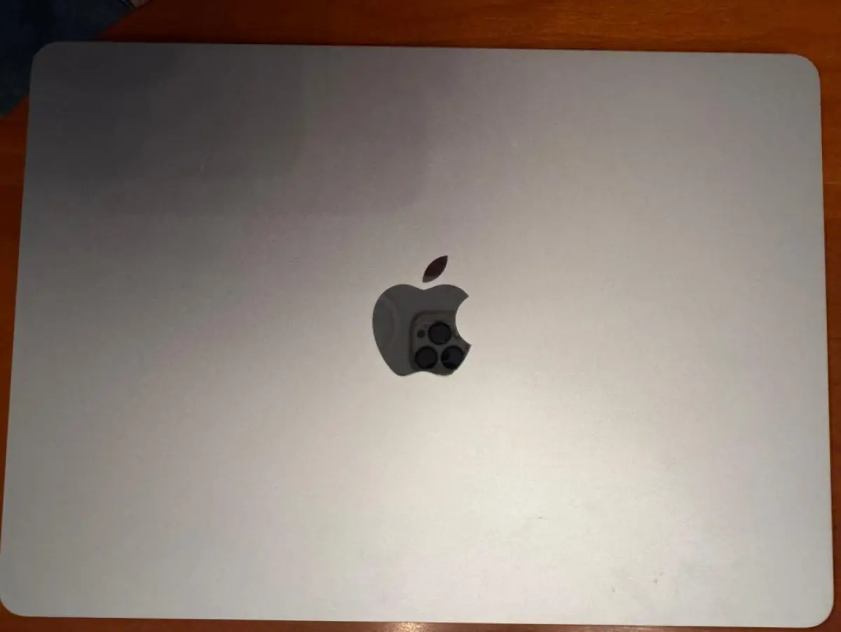 LOTE 000 - COMPUTADOR APPLE - 2026  MacBook