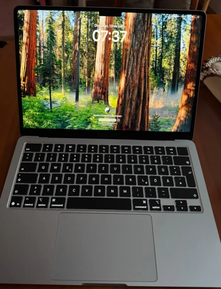 LOTE 000 - COMPUTADOR APPLE - 2026  MacBook