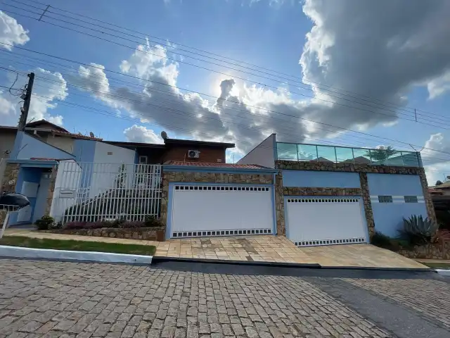 CASA - RESIDENCIA ALTO PADRÃO COM 380 M2 AREA CONSTRUÍDA ITATIBA SP