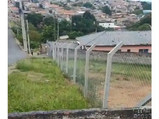 TERRENO DE 871,60 M2  em PONTA GROSSA /PR - AVENIDA MELVIN JONES - SABARÁ
