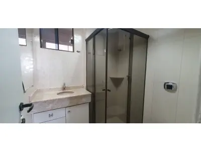 LOTE 001 - APARTAMENTO CENTRAL COM 114 M2 AREA TOTAL E 74 M2 AREA PRIVATIVA COM 1 SUITE E 2 QUARTOS E 1 VAGA GARAGEM