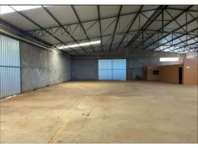 LOTE 000 - BARRACÃO INDUSTRIAL medindo aprox.  854 M2 localizado em  ASSAI PR.
