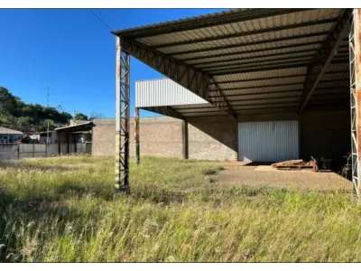LOTE 000 - BARRACÃO INDUSTRIAL medindo aprox.  854 M2 localizado em  ASSAI PR.