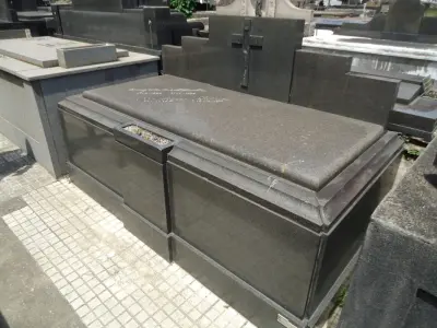 LOTE 000 - JAZIGO PERTPÉTUO - CEMITÉRIO SÃO JOÂO BATISTA - RIO DE JANEIRO - RJ