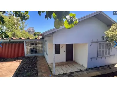 LOTE 000 - CASA TÉRREA EM TOLEDO-PR RUA JOãO ALBERTO, 380 - CENTRO • 255,75m²