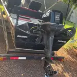 LOTE 000 - BARCO ALUMÍNIO 6 METROS CONJUNTO COM MOTOR EVINRUDE 35 HP E CARRETA PARANA REBOQUES