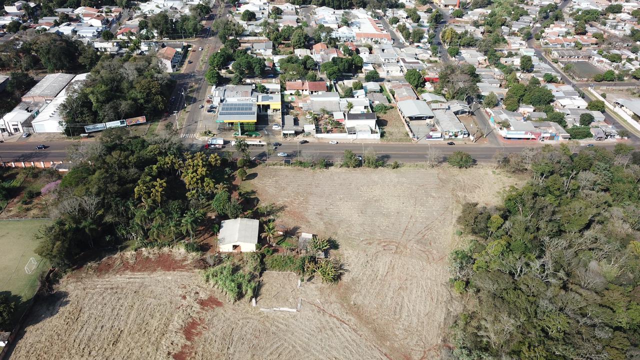 TERRENO FOZ IGUAÇU COM 28 MIL M2 Rua General Meira esquina com Av. Safira.
