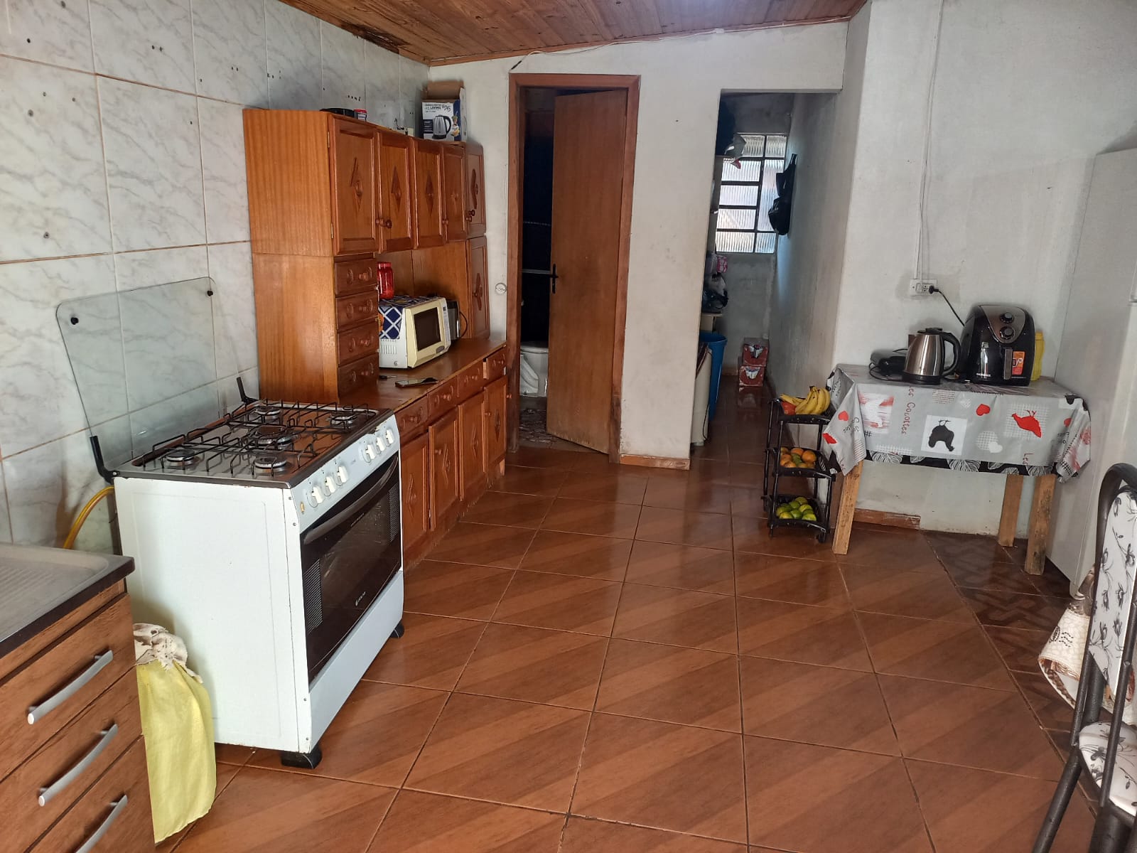 TERRENO DE ESQUINA COM 180M2 EM UMUARAMA PR ( PARQUE BONFIM ) 2 CASAS NÃO AVERBADAS., localizado em Umuarama - PR