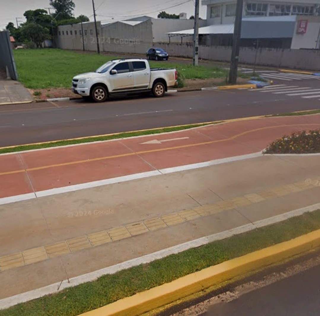 Terreno Comercial Toledo Pr. ( 1.067 M2) Avenida Parigot De Souza., localizado em Toledo - PR
