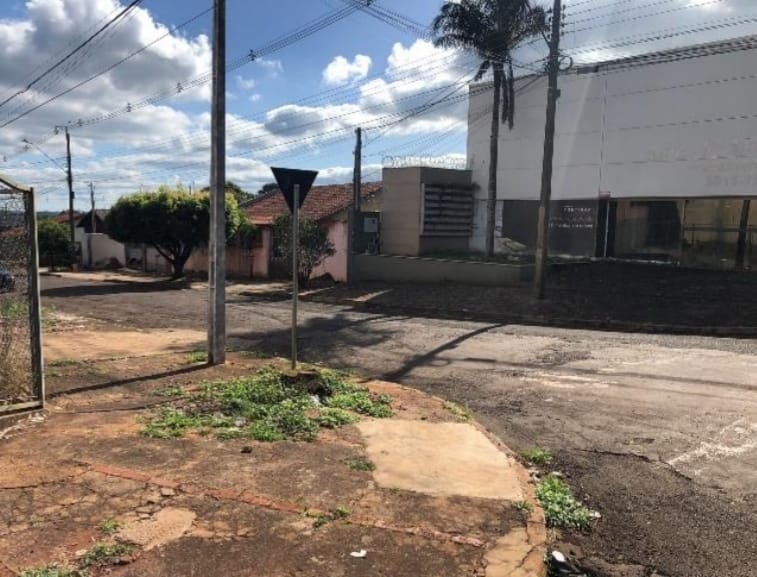 BARRACÃO COMERCIAL COM 945,51 m2 ROLÂNDIA PR, localizado em Rolândia - PR