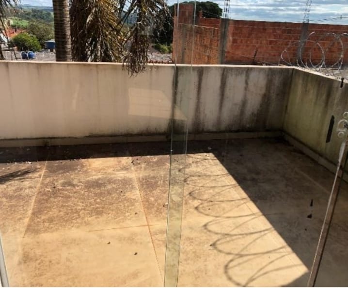 SALA COMERCIAL 180 m2 + SOBRADO em ALVENARIA . TOTAL DE 390 m2 em ROLÂNDIA PR, localizado em Rolândia - PR