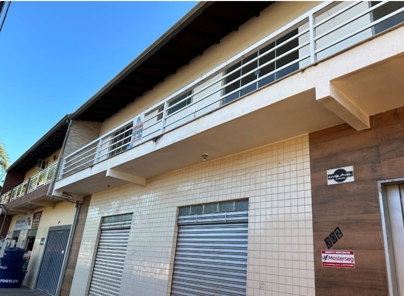 SALA COMERCIAL 180 m2 + SOBRADO em ALVENARIA . TOTAL DE 390 m2 em ROLÂNDIA PR, localizado em Rolândia - PR