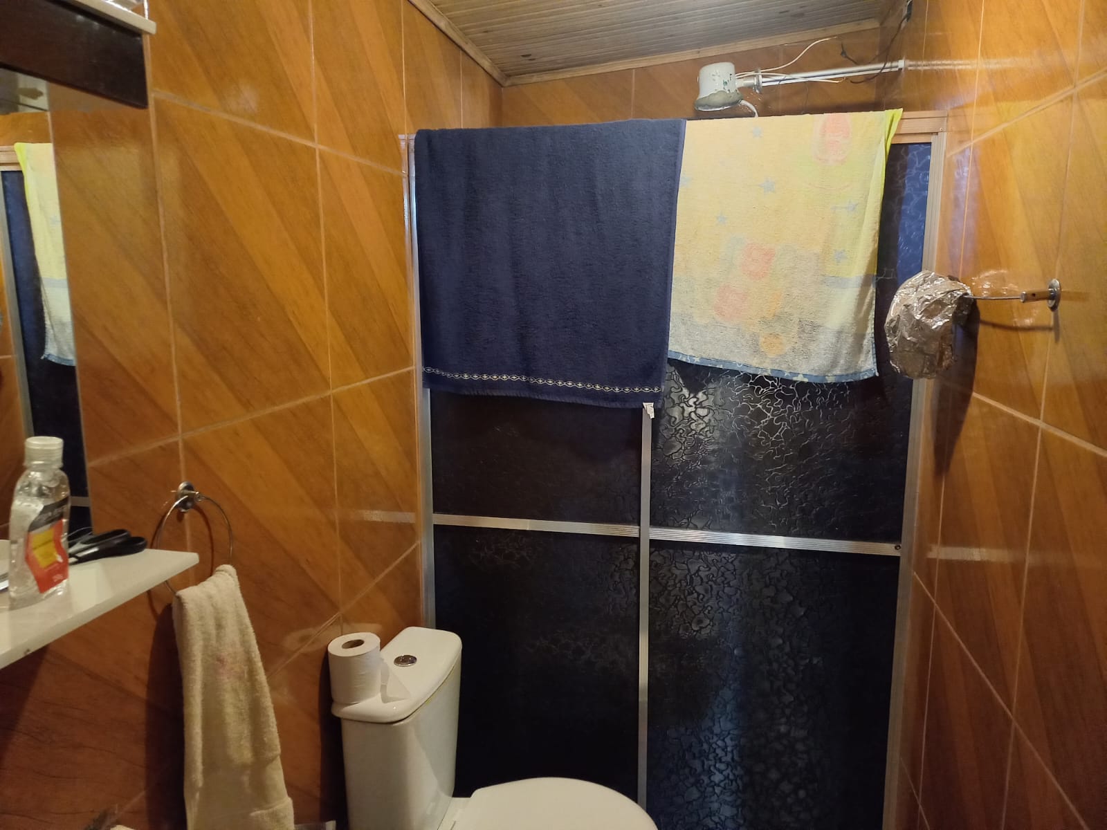 TERRENO DE ESQUINA COM 180M2 EM UMUARAMA PR ( PARQUE BONFIM ) 2 CASAS NÃO AVERBADAS., localizado em Umuarama - PR