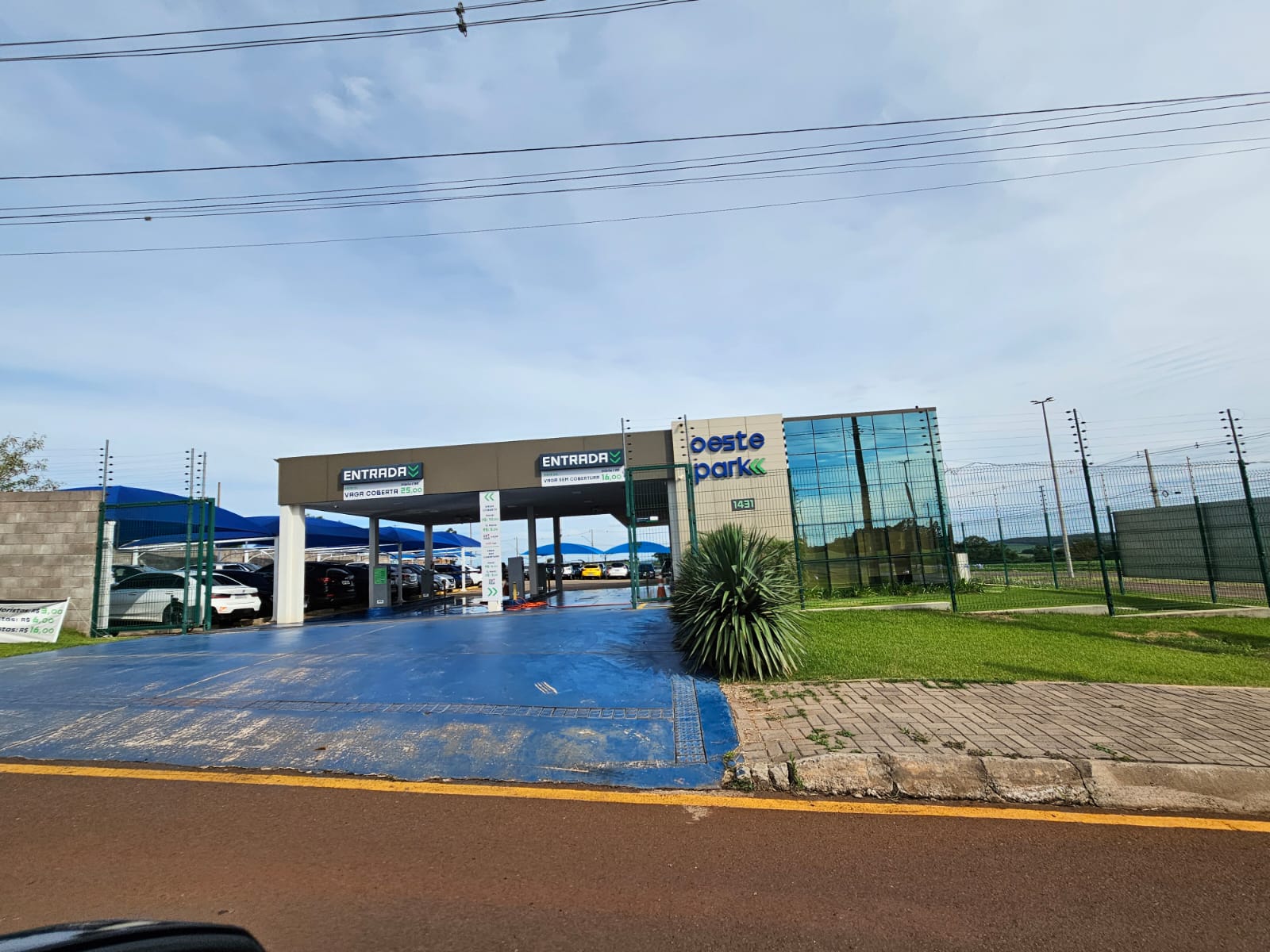 TERRENO COM 6.795 M2 - NO AEROPORTO DE CASCAVEL PARANA, localizado em Cascavel - PR
