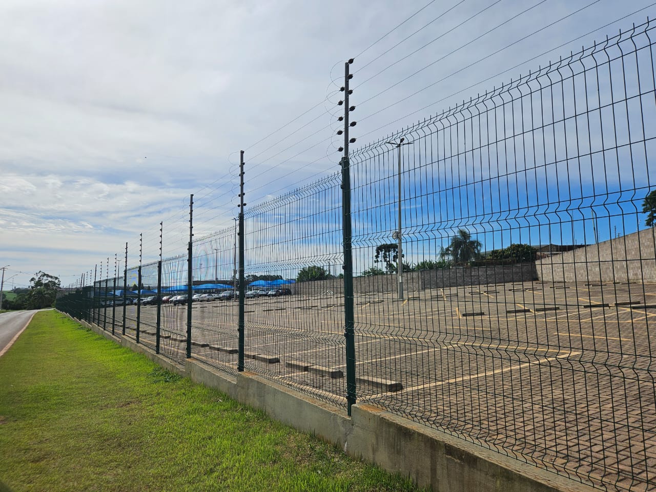 TERRENO COM 6.795 M2 - NO AEROPORTO DE CASCAVEL PARANA, localizado em Cascavel - PR
