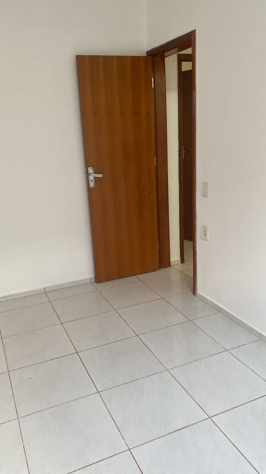 CASA COM 47,41 M2 de area útil, RUA JURUNA 1596 ( CONDOMÍNIO RESIDENCIAL SHIMIZU E BENVENUTI), localizado em Cascavel - PR