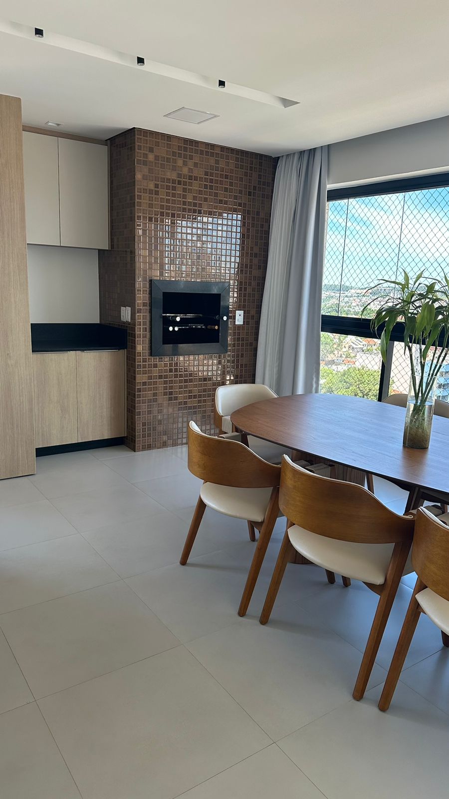 APARTAMENTO COM 124,18 M2 AREA PRIVATIVA E 194,26 M2 AREA UTIL CASCAVEL PR, localizado em Cascavel - PR