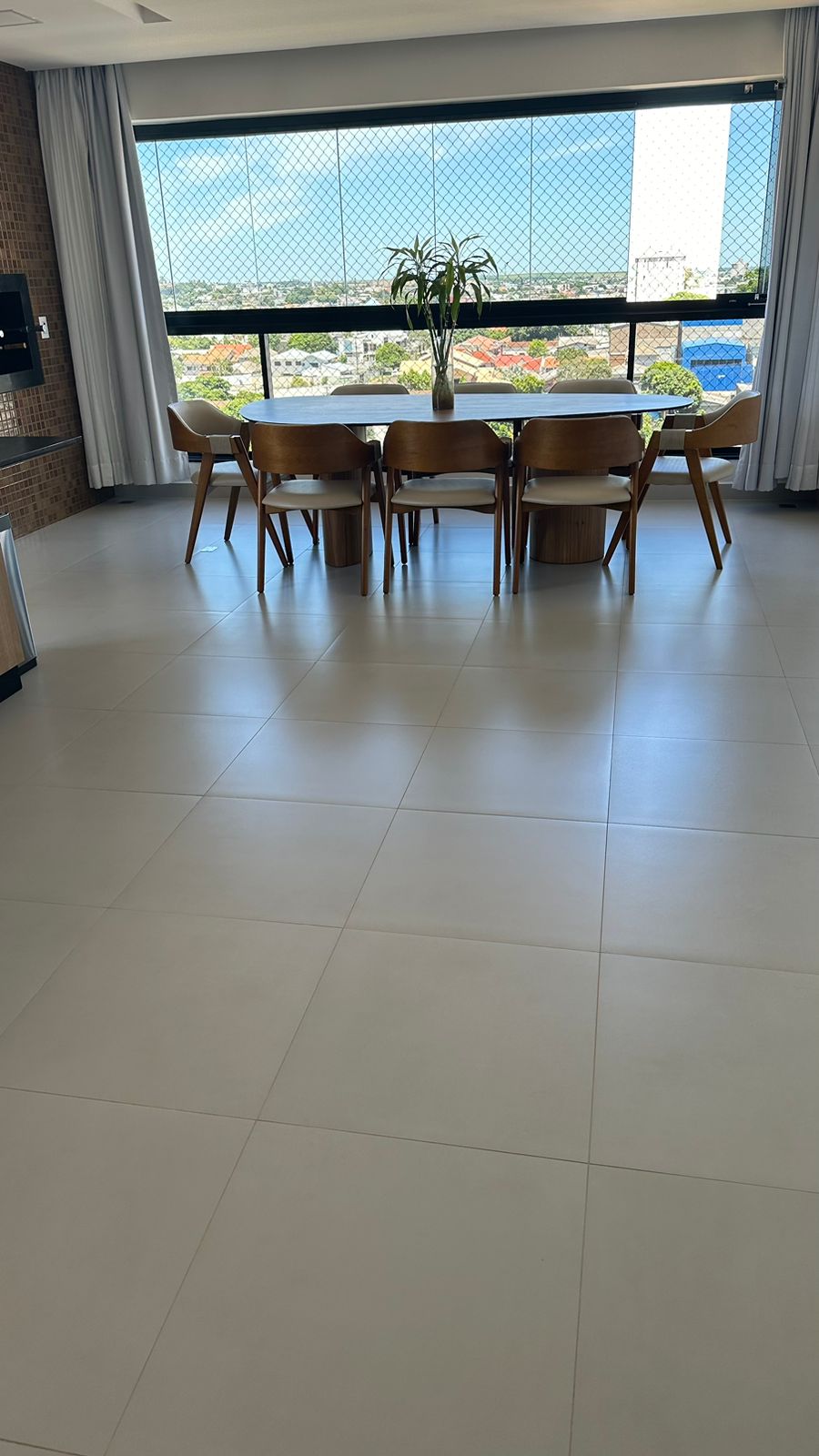 APARTAMENTO COM 124,18 M2 AREA PRIVATIVA E 194,26 M2 AREA UTIL CASCAVEL PR, localizado em Cascavel - PR